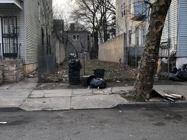 189 S 9th St, Newark, NJ 07107