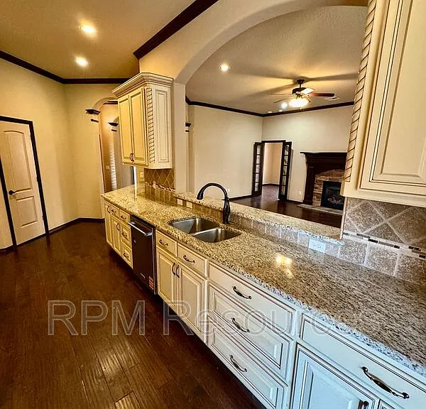 3121 SW 136th Ter — Photo 10