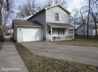 712 Laramie St, Manhattan, KS 66502