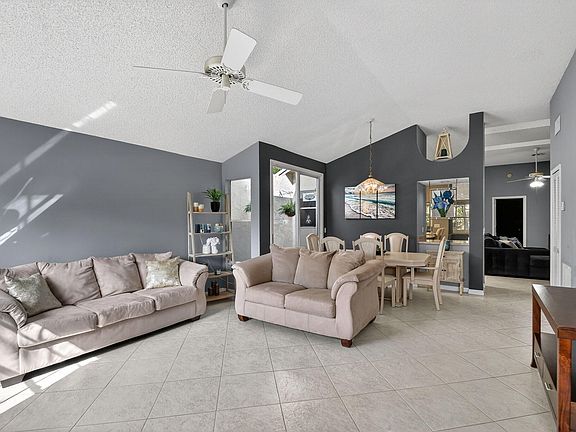 4th image of 131 Hammocks Court