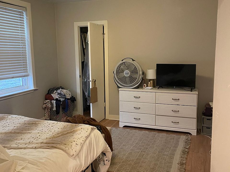 1st image of 511-46 W Belmont Ave