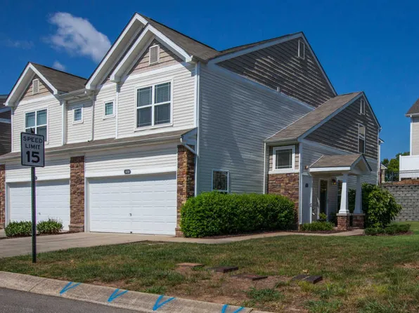 1030 Somerset Springs Dr, Spring Hill, TN 37174