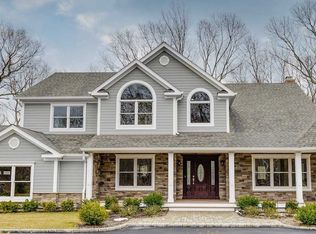 4 Kellie Ct, Northport, NY