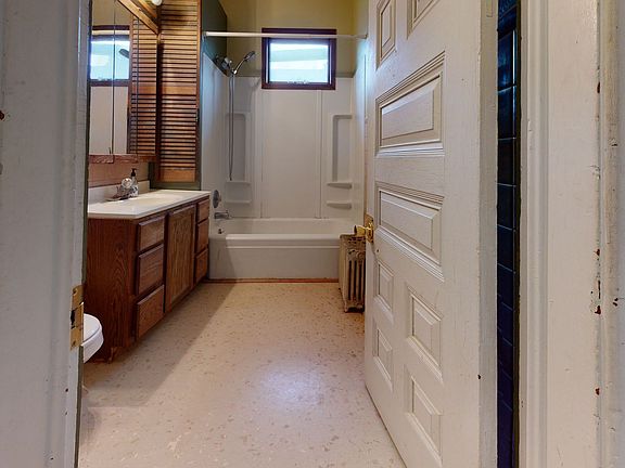 5th image of 119 Bedford St SE #2
