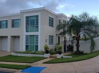 LA Estancia #125, Caguas, PR 00727