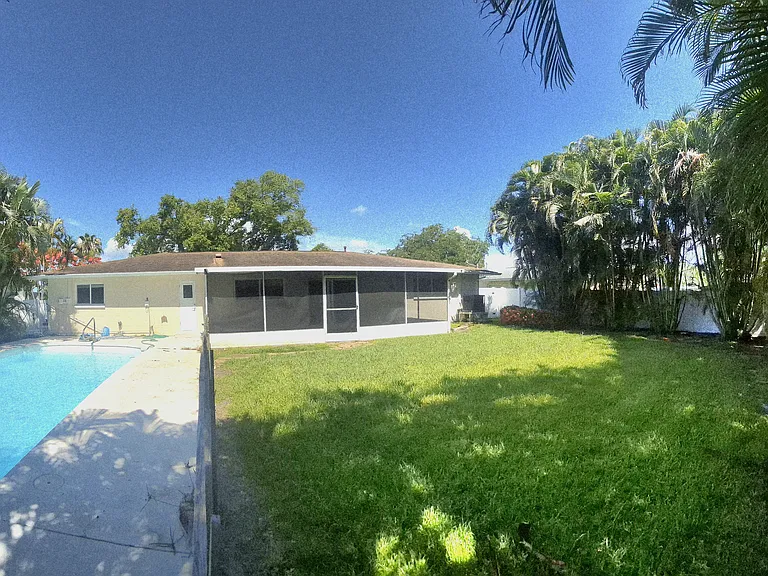 6119 Tanglewood Dr NE — Photo 17