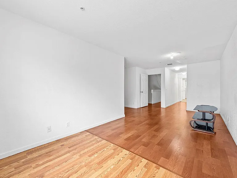 1425 NW 36th Way — Photo 7