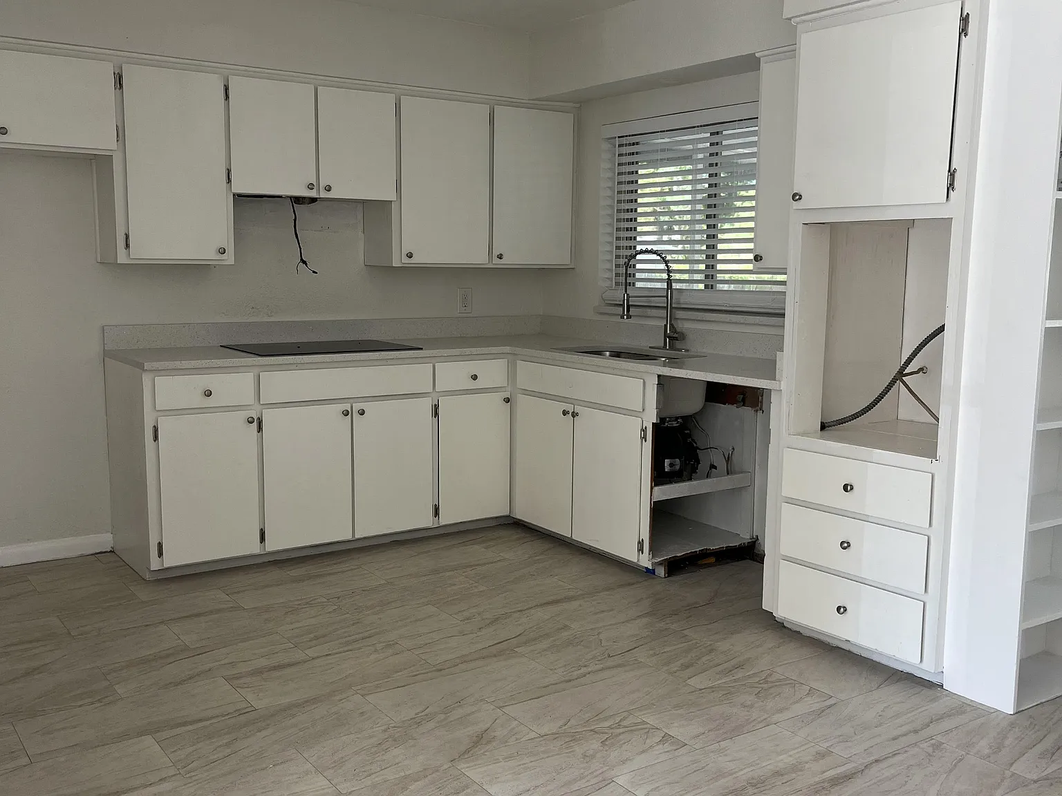 1213 Roger Babson Road - 1 — Photo 1