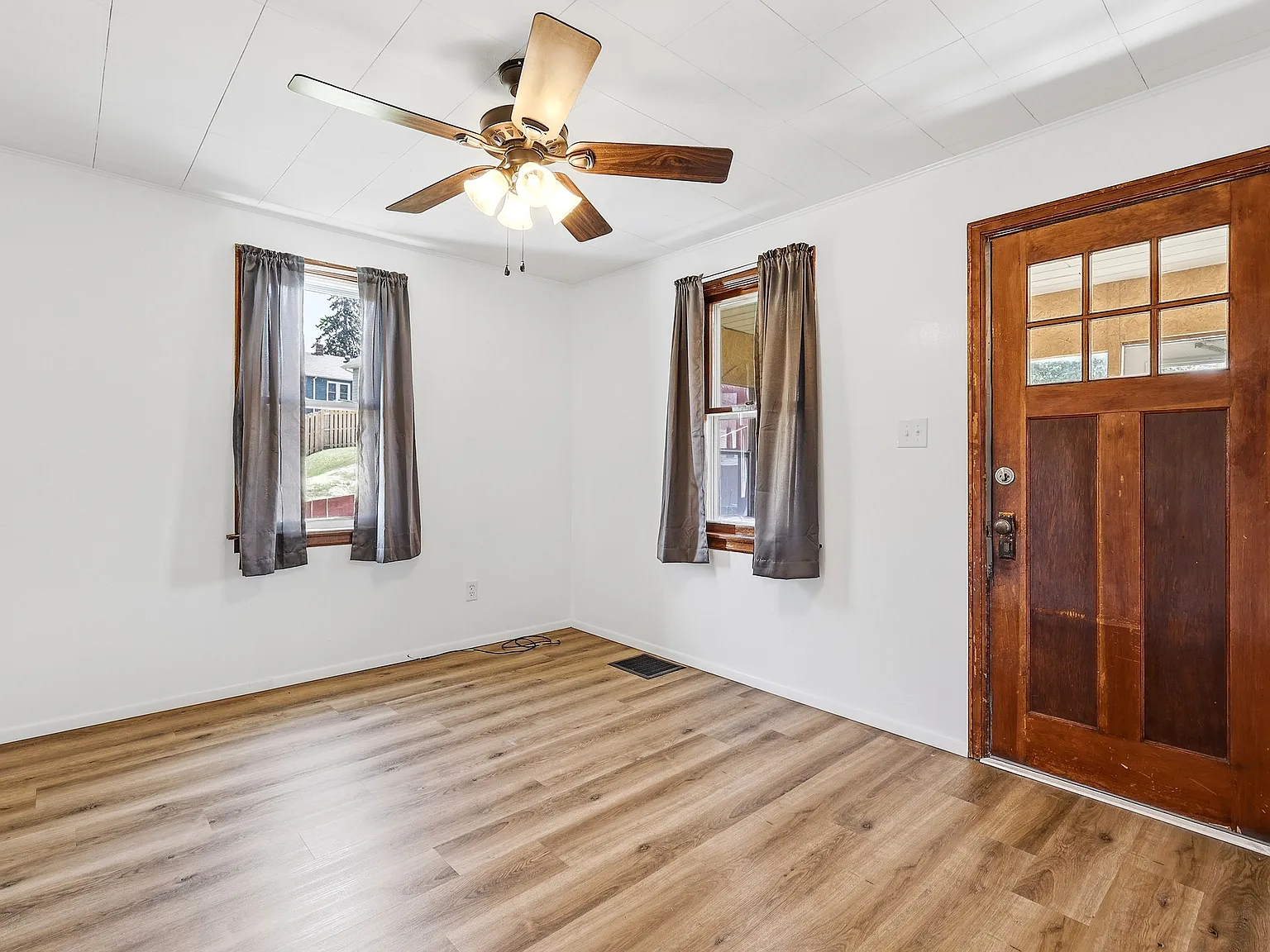 3 bed, 1015 sqft, $1,450 — Photo 4