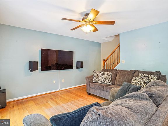 4th image of 8804 Dundee Dr