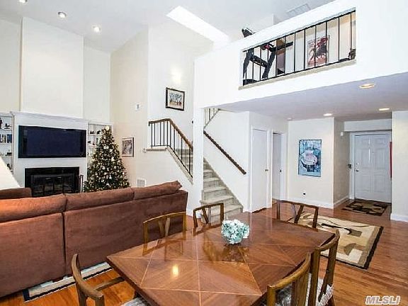 4th image of 169 Southgate Cres