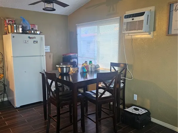 530 W Devonshire Ave Spc 4, Hemet, CA 92543