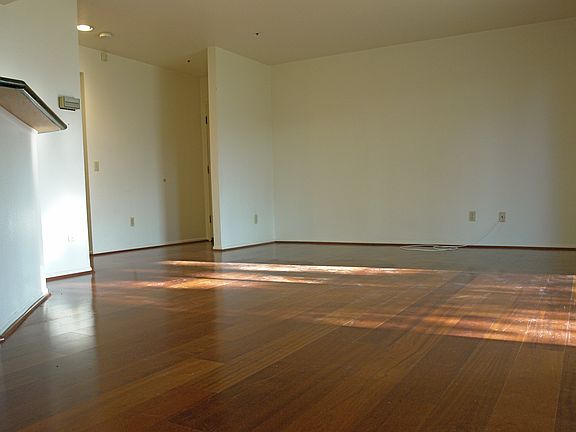 3rd image of 2572 Avenida Del Vista Vis