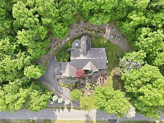 2nd image of 61 Sullivan Dr