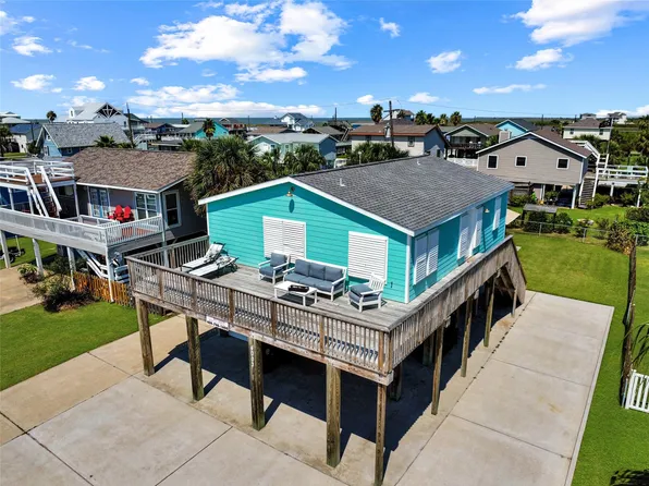 4003 Panola Dr, Galveston, TX 77554