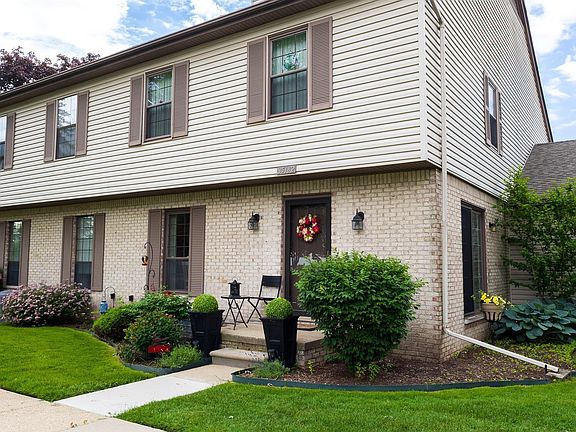 2nd image of 35182 N Bay Cir