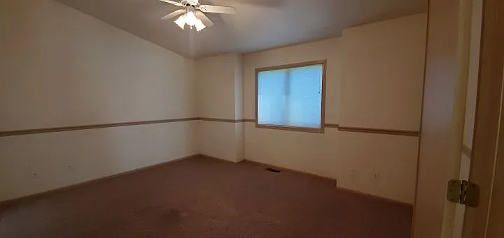 1704 Wellington Pl — Photo 4