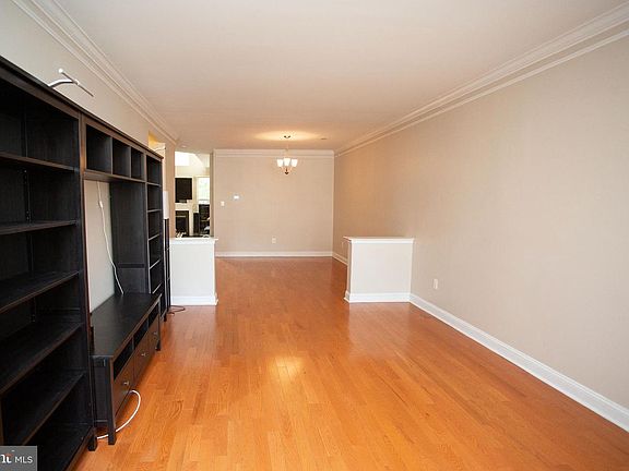 3rd image of 55 Weaver Dr