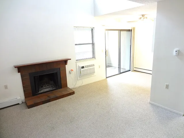 512 E Monroe Dr #D425 — Photo 3