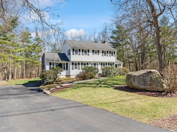 42 Lovett Ln, North Chelmsford, MA 01863
