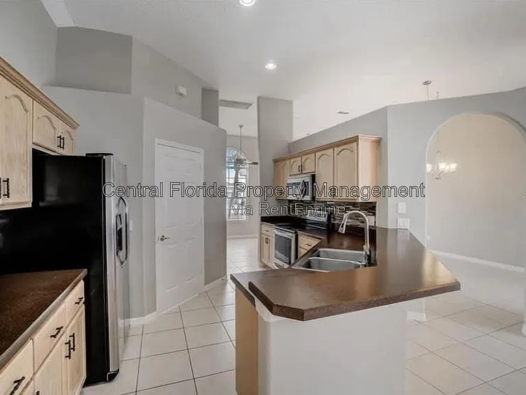 1061 Seneca Trl — Photo 5