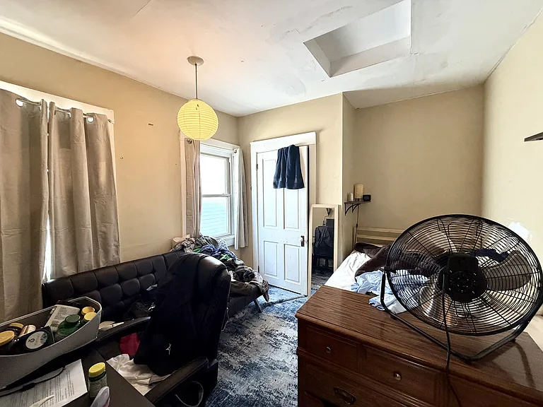2242 Victor St — Photo 11