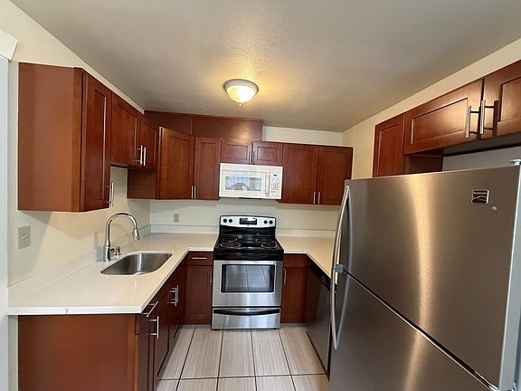 4th image of 526 Belmont Ave E APT 101
