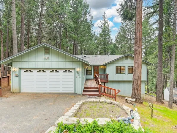 5400 Buttercup Dr, Pollock Pines, CA 95726