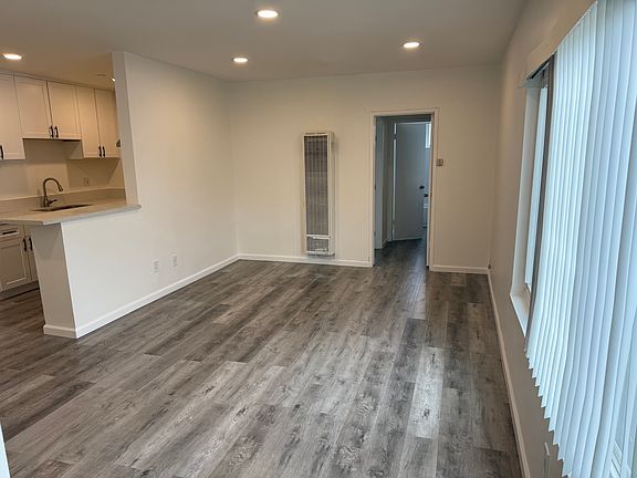 3rd image of 661 Salem St APT 5