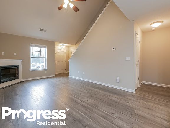 4th image of 612 Henni Cir