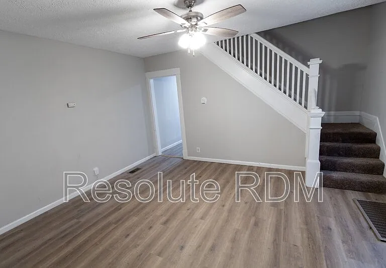 1920 Sugar Grove Ave — Photo 8