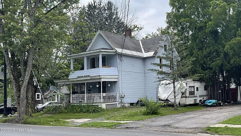 2nd image of 77 Kingsboro Avenue