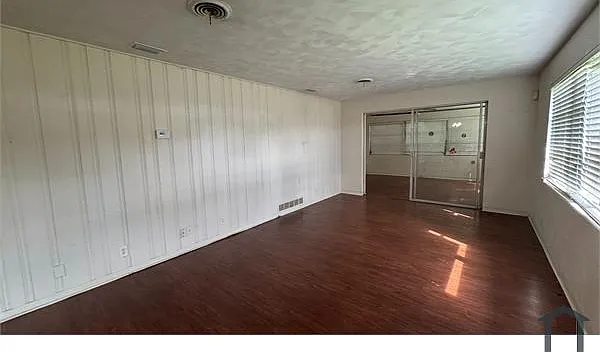 3 bed, 1700 sqft, $1,995 — Photo 4