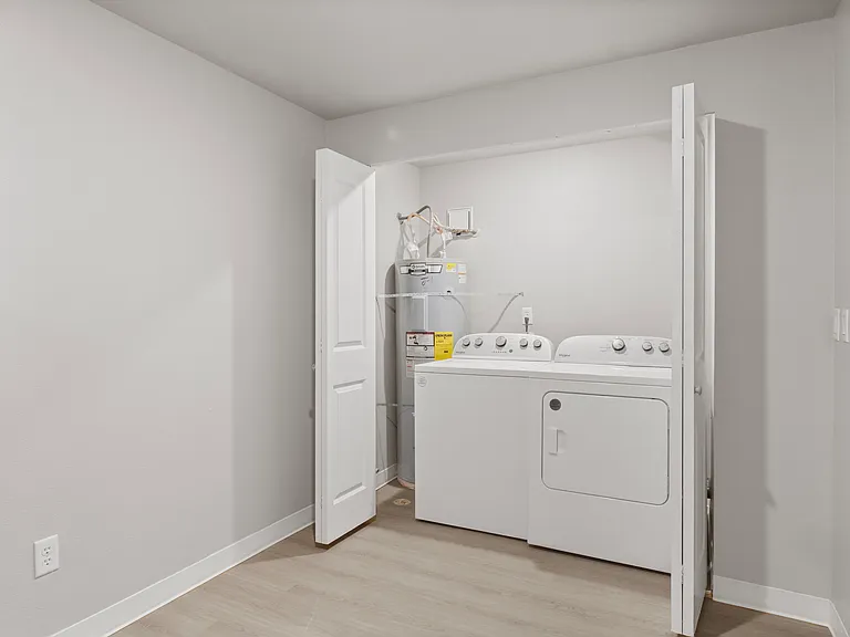 Chambers Crest Apartments — Photo 16