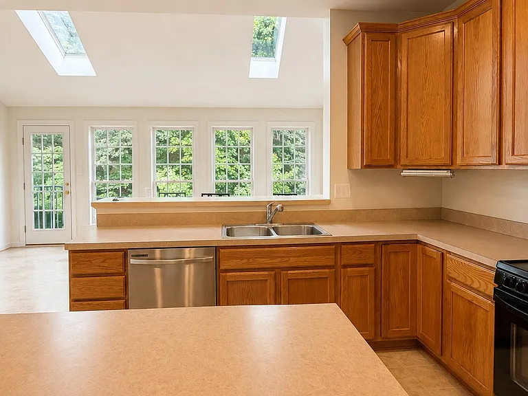 12443 Falconbridge Dr — Photo 6