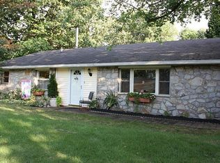 29 Woodview Rd, Malvern, PA 19355