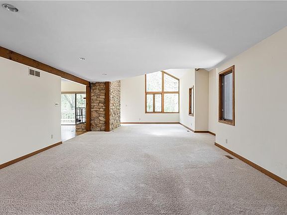 4th image of 650 Braeside South Dr