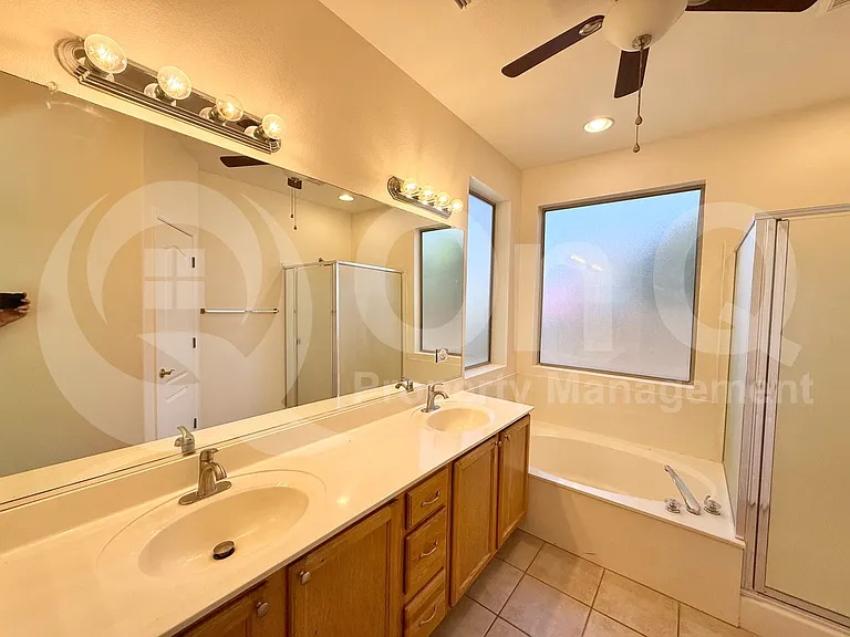 16609 S 16th Dr — Photo 6