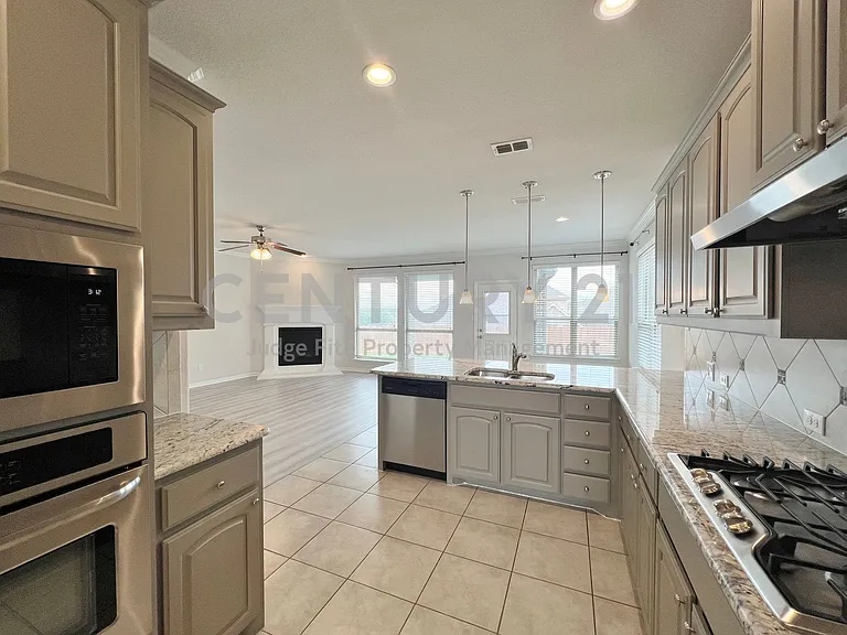 15201 Everly Ct — Photo 4