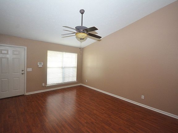 3rd image of 416 Keswick Ct