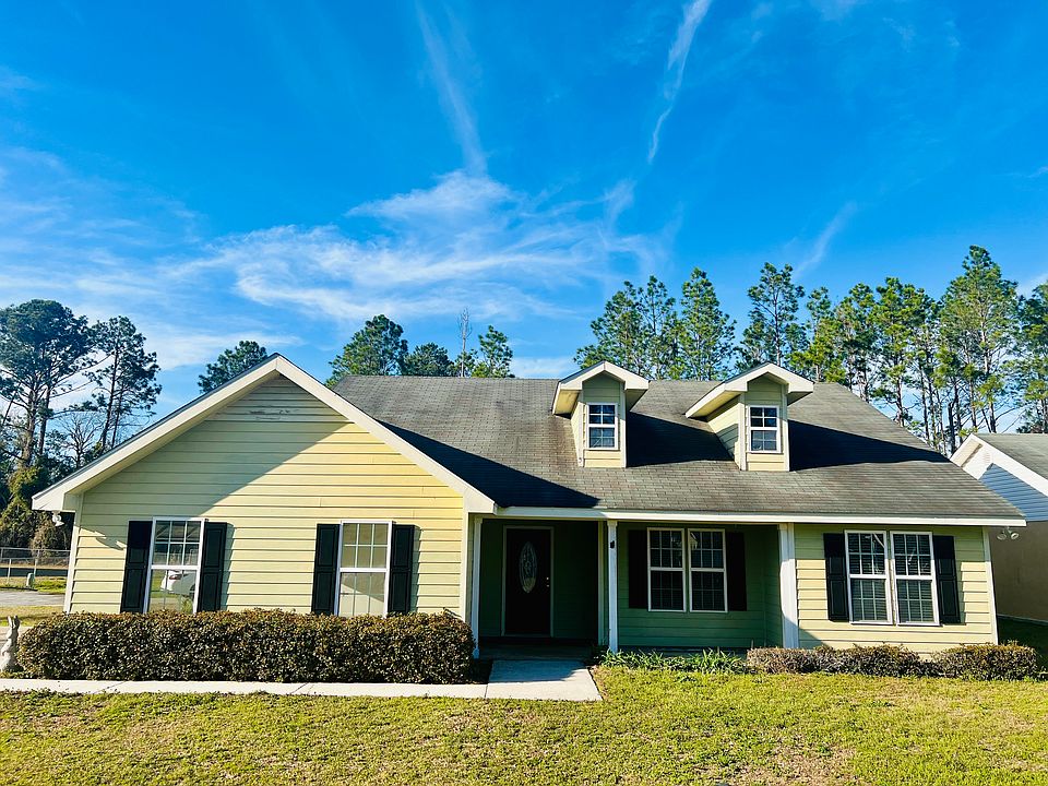 1st image of 11 Chadwick Ln
