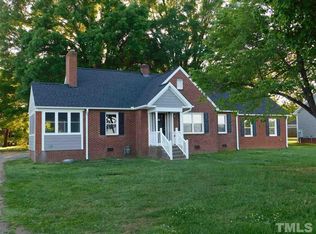 636 Roxboro St, Haw River, NC 27258