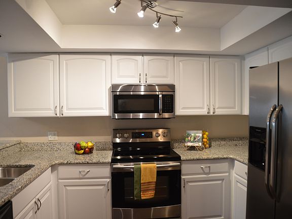 4th image of 4013 Bayberry Dr