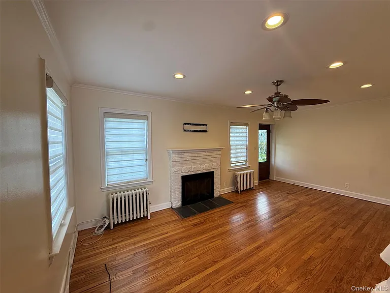 730 Cottage St — Photo 5