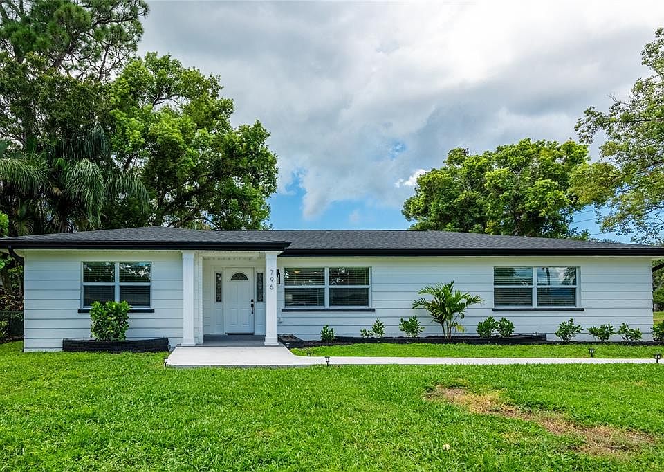 1st image of 796 PINEWOOD DRIVE