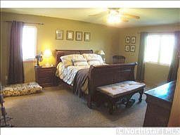 3rd image of 1408 W Oakes Dr