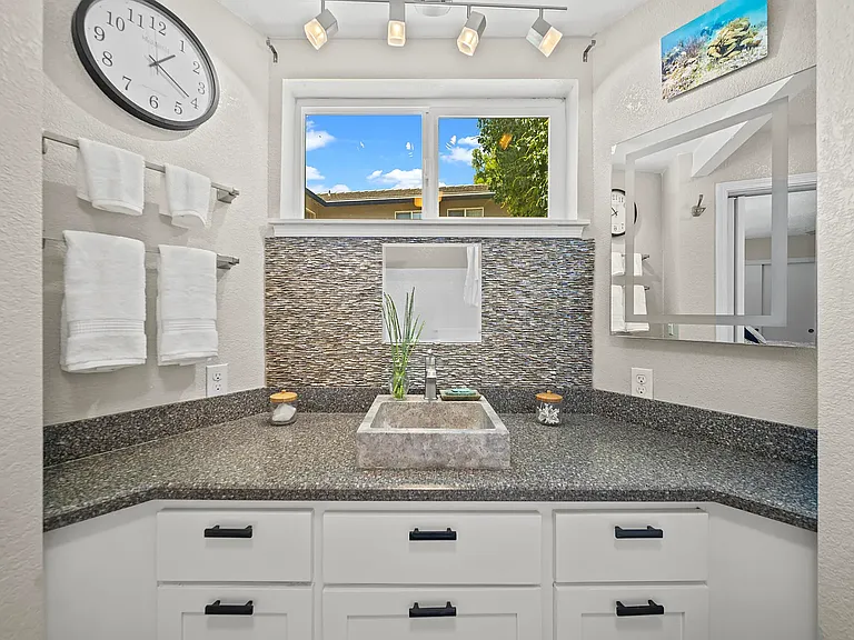 22492 Edgewater Dr — Photo 13