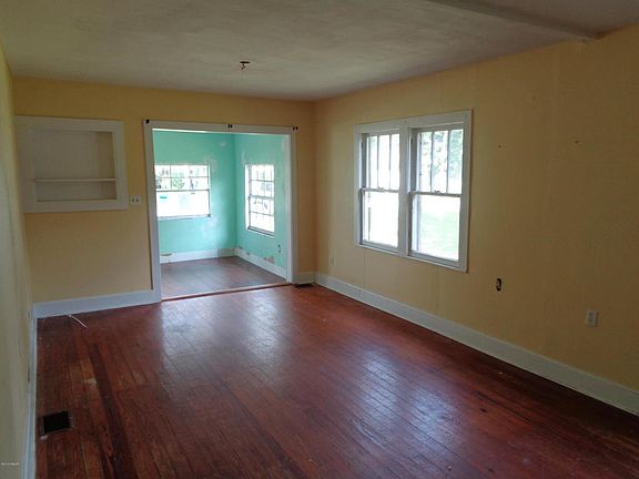 5th image of 607 Dahlia Ave
