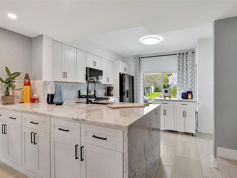 7921 Sanibel Dr #7921 — Photo 19