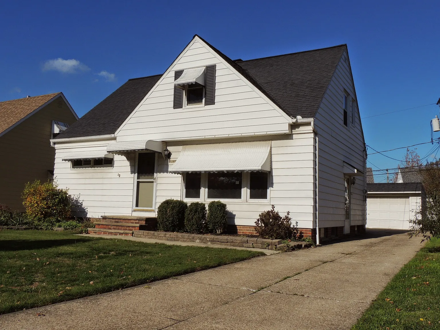 23951 Puritan Ave photo 1
